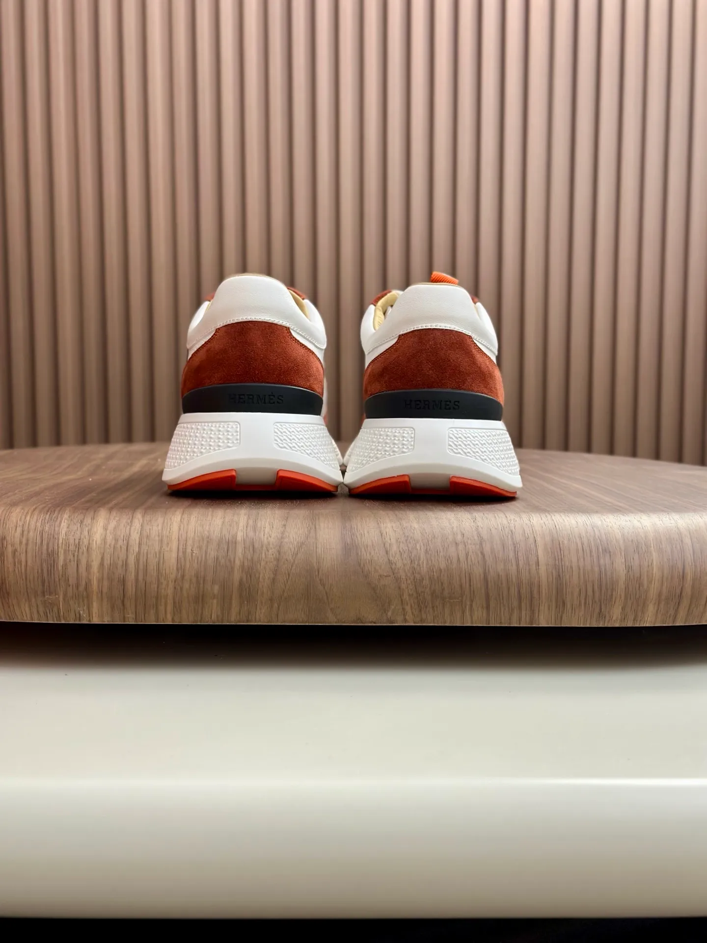 [HERMES] Hermès men's shoes 💰840💰 - High-end quality original order - Upper: 🔝 tumbled calfskin, brand canvas cloth, shoe body sewn with ´H´ pattern - Lining: water-dyed cowhide - Outsole: ultra-light T men's shoes 💰U foam rubber; two-color molded outsole - Ultra-high quality control, fine workmanship: highlighted (high-end, luxury, grade) -Size :39-44 (38, 45, can be customized)